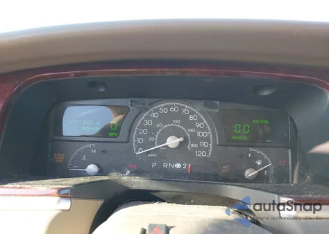 2005 Lincoln Town Car Signature from USA, damaged, VIN 1LNHM81W65Y634121